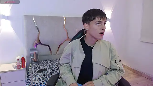 EVAN TAY online show from 02-17-26, 02:52