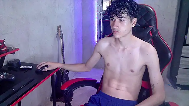 Snapshot of Johnny_cagee_ chatting on 07-14-26, 12:24 Johnny cagee online show from 07-14-26, 12:24