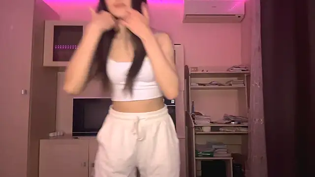 Kiaicatie online show from 05-04-26, 05:20