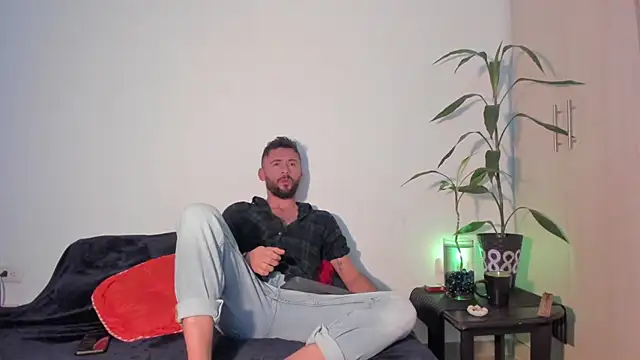 Snapshot of Erickpritz_xh chatting on 04-11-26, 01:43 Erickpritz xh online show from 04-11-26, 01:43