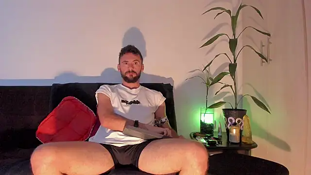 Snapshot of Erickpritz_xh chatting on 04-20-26, 08:21 Erickpritz xh online show from 04-20-26, 08:21