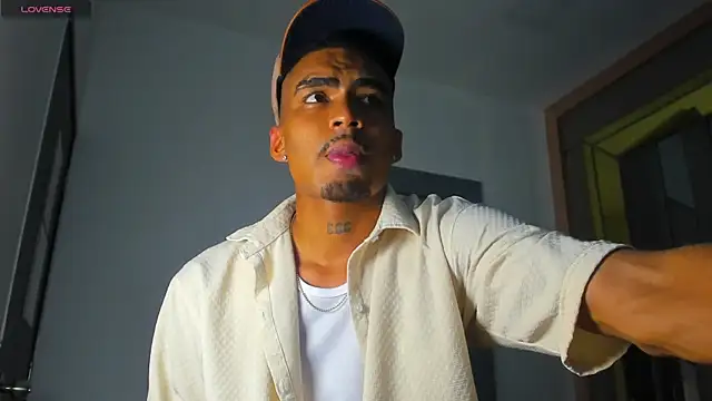 Snapshot of Rpoolrboy chatting on 03-20-26, 04:28 Rpoolrboy online show from 03-20-26, 04:28