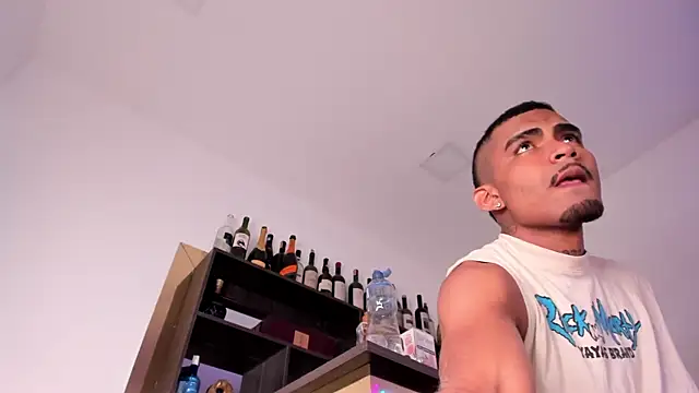 Snapshot of Rpoolrboy chatting on 03-21-26, 04:28 Rpoolrboy online show from 03-21-26, 04:28