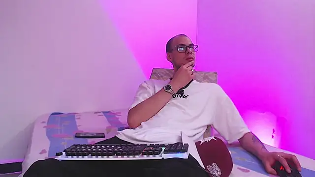 Snapshot of Vlad__night chatting on 02-10-26, 11:58 Vlad night online show from 02-10-26, 11:58