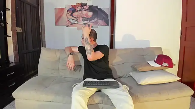 Snapshot of Vlad__night chatting on 02-18-26, 03:35 Vlad night online show from 02-18-26, 03:35