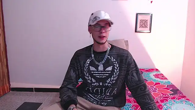 Snapshot of Vlad__night chatting on 02-19-26, 03:24 Vlad night online show from 02-19-26, 03:24