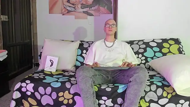 Snapshot of Vlad__night chatting on 03-27-26, 03:34 Vlad night online show from 03-27-26, 03:34