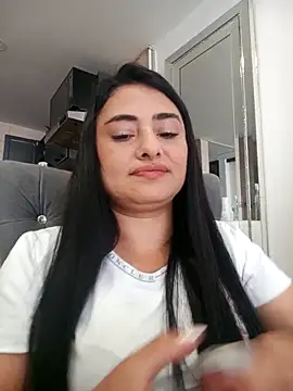 Snapshot of Andreacama chatting on 02-08-26, 05:16 Andreacama online show from 02-08-26, 05:16