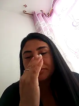 Snapshot of Andreacama chatting on 02-13-26, 02:13 Andreacama online show from 02-13-26, 02:13