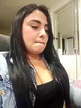 Snapshot of Andreacama chatting on 02-14-26, 11:23 Andreacama online show from 02-14-26, 11:23