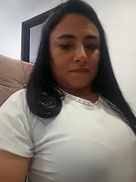 Snapshot of Andreacama chatting on 02-16-26, 02:13 Andreacama online show from 02-16-26, 02:13