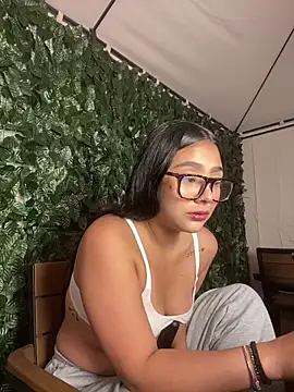 Violetta pinkk1 online show from 04-02-26, 03:15