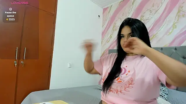 Paulinehoney online show from 02-04-26, 03:12