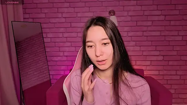 Nicole Brownie online show from 05-07-26, 01:00