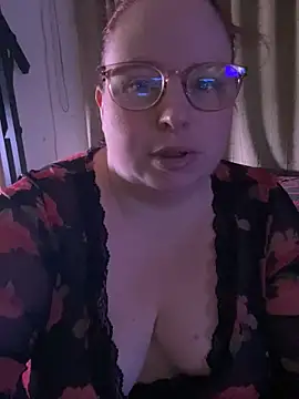 Snapshot of Sarahtjeuh_ chatting on 04-15-26, 10:21 Sarahtjeuh online show from 04-15-26, 10:21