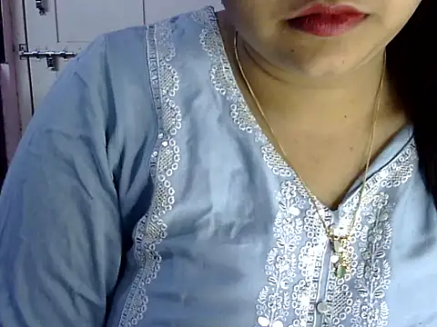 Cute Aliyaa online show from 06-04-26, 01:39