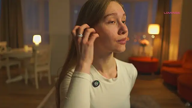 Snapshot of SharaNewbern chatting on 02-26-26, 01:43 SharaNewbern online show from 02-26-26, 01:43