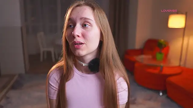 Snapshot of SharaNewbern chatting on 03-16-26, 02:43 SharaNewbern online show from 03-16-26, 02:43