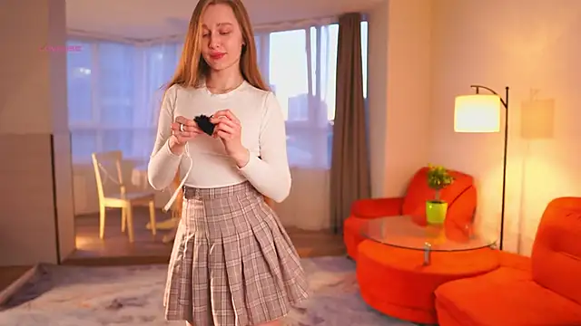 Snapshot of SharaNewbern chatting on 03-24-26, 02:33 SharaNewbern online show from 03-24-26, 02:33