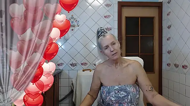 Snapshot of lukerya chatting on 01-05-25, 06:13 lukerya online show from 01-05-25, 06:13