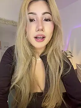 Isa cortes  online show from 06-23-26, 02:59
