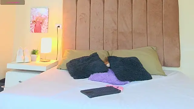 LANA LARSEN online show from 03-25-26, 11:38