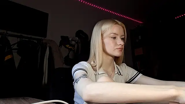 ChongTreece online show from 02-07-26, 06:17