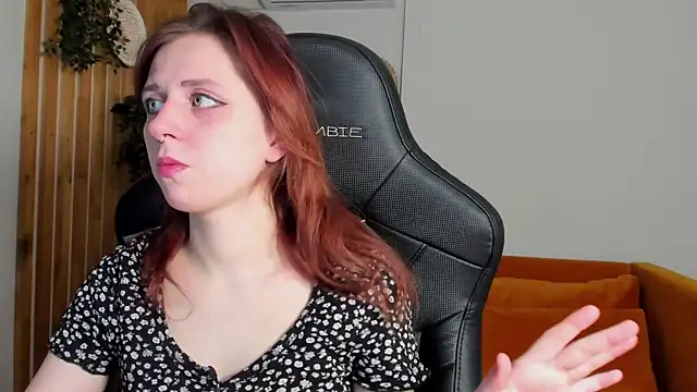 FreyaVey online show from 02-06-26, 05:23