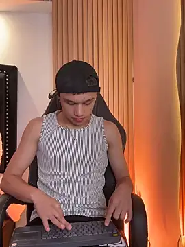 Dominik Souza online show from 06-13-26, 01:53