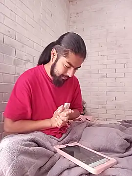 RavenRojo22 online show from 02-09-26, 06:23