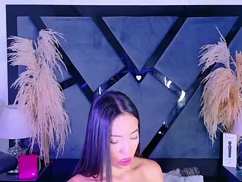 KylieWhitee online show from 03-17-26, 01:03