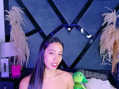 KylieWhitee online show from 05-09-26, 02:11