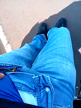 Snapshot of negrim10 chatting on 03-20-26, 12:43 negrim10 online show from 03-20-26, 12:43