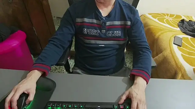 Snapshot of Daniiiel13 chatting on 02-06-26, 10:13 Daniiiel13 online show from 02-06-26, 10:13