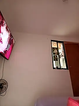 Snapshot of luna_pinky chatting on 04-10-26, 04:12 luna pinky online show from 04-10-26, 04:12