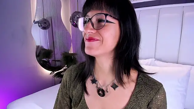 ViolettaColinss online show from 06-22-26, 11:40