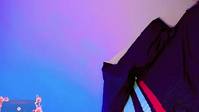 Snapshot of zoe_rous2 chatting on 04-07-26, 01:00 zoe rous2 online show from 04-07-26, 01:00