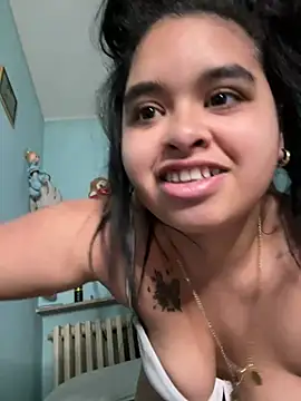 Snapshot of Aloyenita chatting on 03-26-26, 11:27 Aloyenita online show from 03-26-26, 11:27