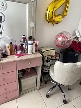 sweetlove- online show from 04-23-26, 05:59
