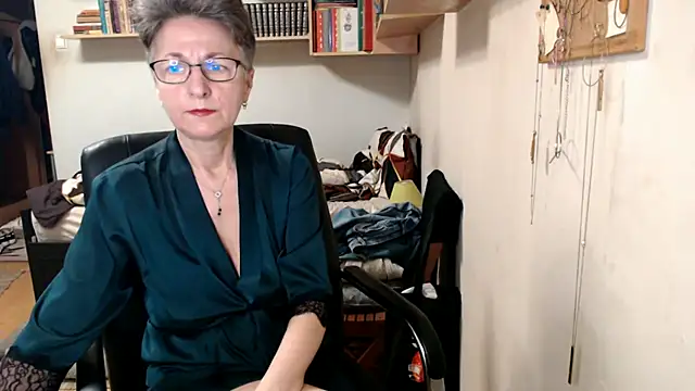 katemodel online show from 10-15-25, 06:35