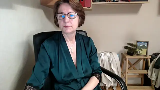 katemodel online show from 05-10-26, 05:45