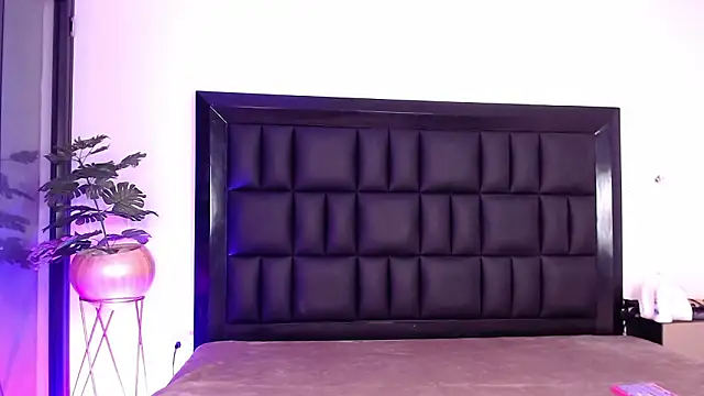 Snapshot of mia_roosee1 chatting on 02-20-26, 05:04 mia roosee1 online show from 02-20-26, 05:04