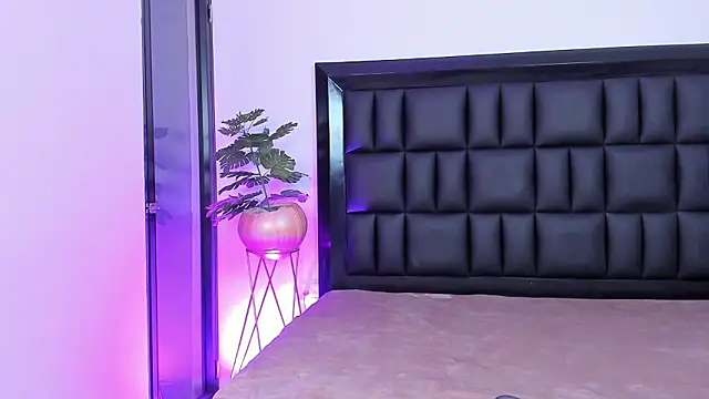 Snapshot of mia_roosee1 chatting on 03-19-26, 06:06 mia roosee1 online show from 03-19-26, 06:06