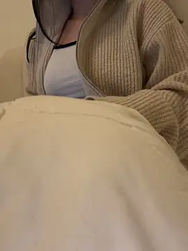 Snapshot of Sara0202 chatting on 03-18-26, 10:13 Sara0202 online show from 03-18-26, 10:13