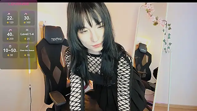 AliceeinWonderlanddd online show from 05-13-26, 02:09