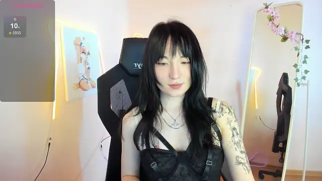 AliceeinWonderlanddd online show from 05-17-26, 02:20