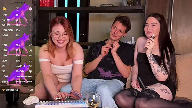 Three Some Dream online show from 05-10-26, 06:46
