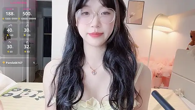 Snapshot of Luminous4173 chatting on 06-18-26, 01:04 Luminous4173 online show from 06-18-26, 01:04