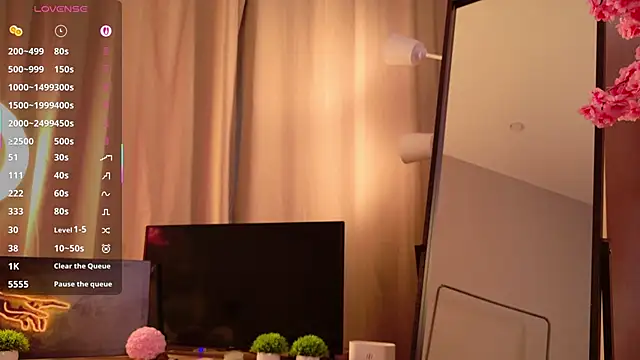 Snapshot of lil_monikaa chatting on 03-26-26, 02:33 lil monikaa online show from 03-26-26, 02:33