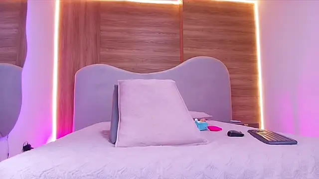 shaina adams online show from 03-03-26, 12:00